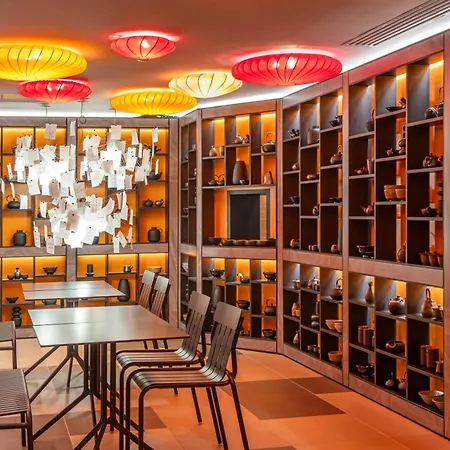 Adagio Centre Ramblas Hotel 4*