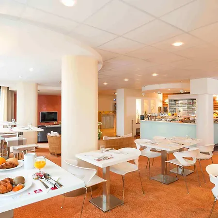 Aparthotel Adagio Centre Ramblas 4*