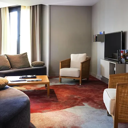 Adagio Centre Ramblas 4*