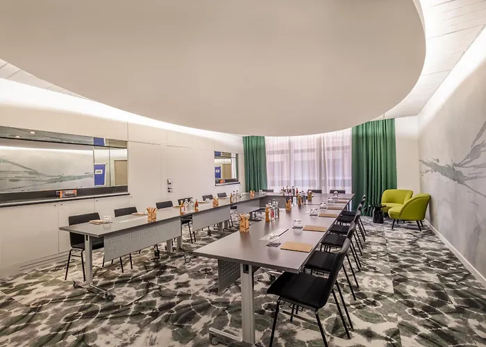 Hotell Firstname Toulouse