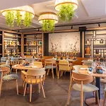 Hotel Firstname 4*